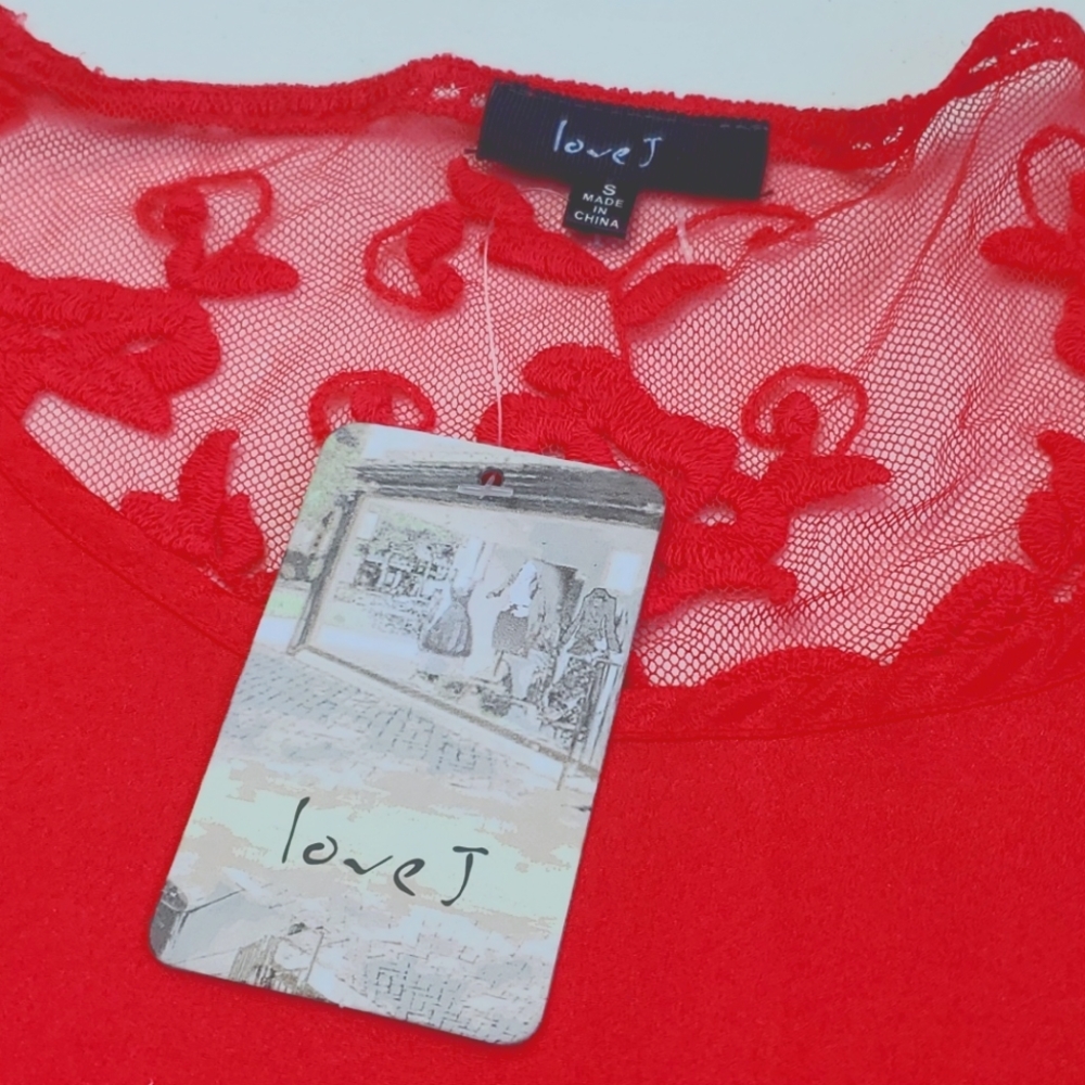 NWT lace detail top - Picture 5 of 8